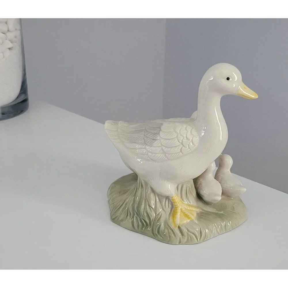 Geese‎ Family Figurine - Knick Knacks
